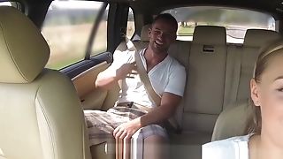 Bigtit English Cabbie Pussyfucked On Backseat